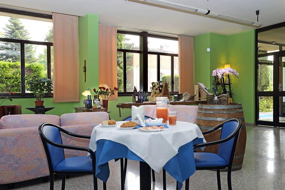 Aquamaris Hotel Sala Baganza Exterior foto